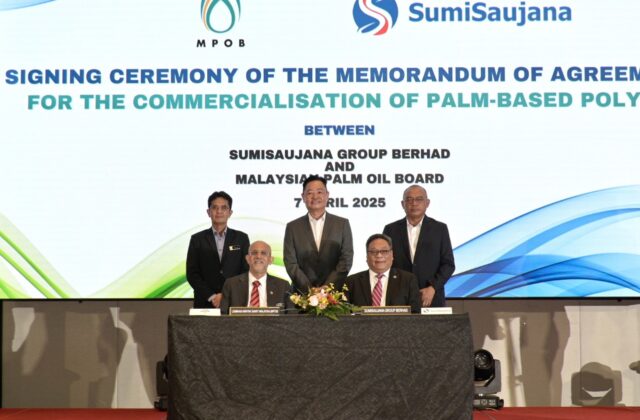 SumiSaujana Signing Image
